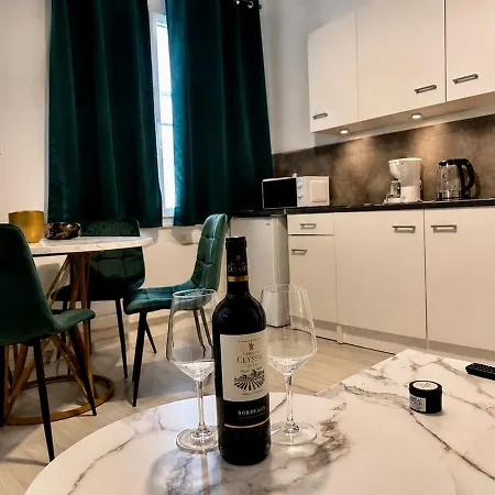 Appartamento Elegant With Shared Courtyard-center Narbona