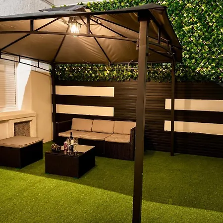 Elegant With Shared Courtyard-center Appartamento Narbona