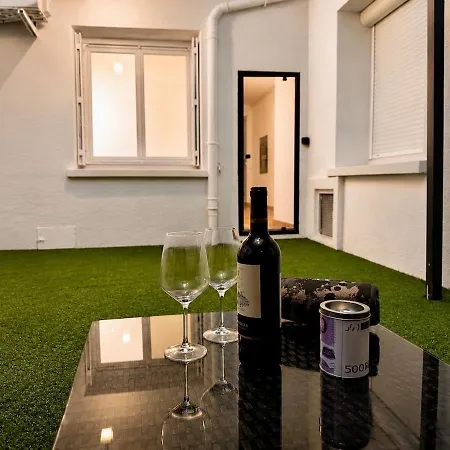 Elegant With Shared Courtyard-center Narbona